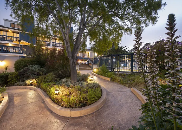 Mariposa Inn And Suites